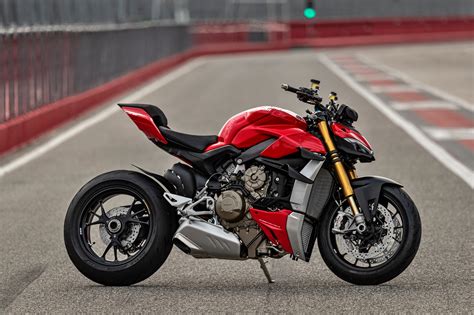 Ducati Streetfighter V4: la nuova naked esagerata da 208 CV