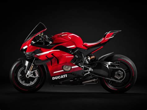 Ducati Superleggera V4: The lightest, most powerful road ...