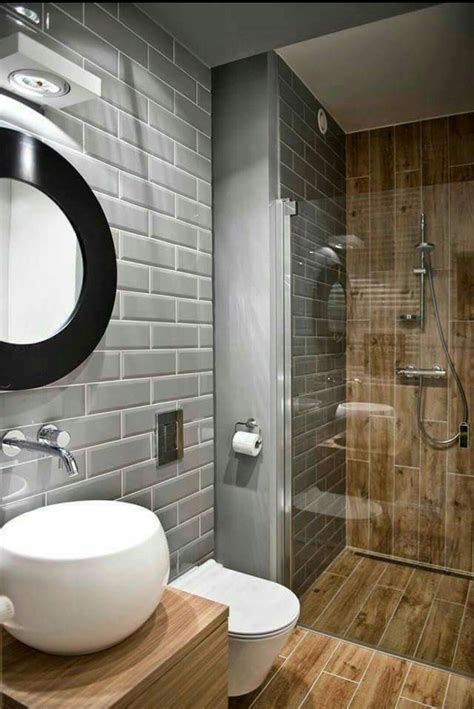 Ducha. Una pared madera y otra alicatado | Diseño de baños, Decoracion ...