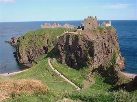 Dunnottar Castle   Wikipedia | Scotland castles, Castles ...