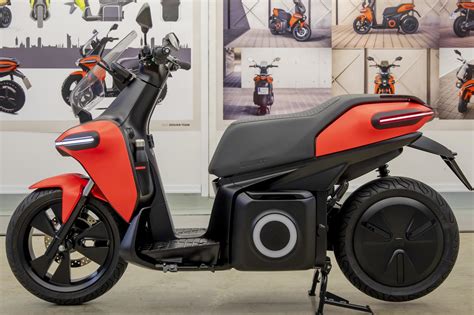 e Scooter, la primera moto eléctrica de Seat por la que ...