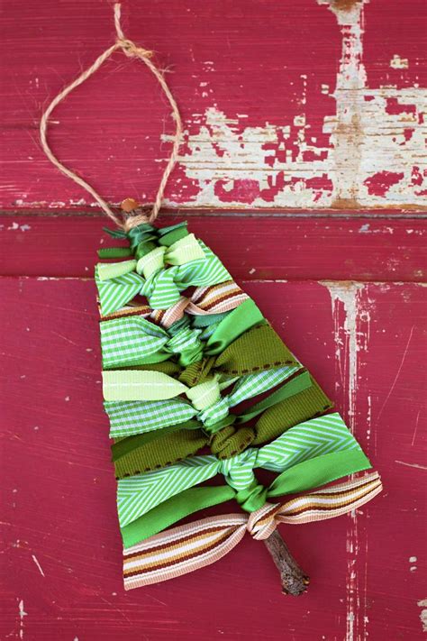 Easy Christmas Crafts   Southern Living