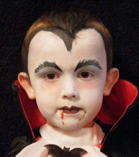 Easy Kids Vampire Face Painting. | Kids halloween face ...