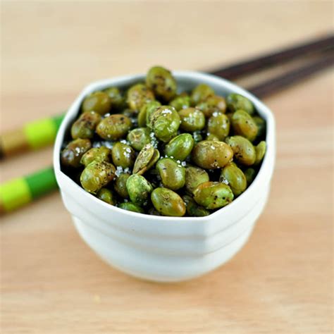 Easy Party Appetizer: Roasted Edamame with Sea Salt and Cracked Pepper ...