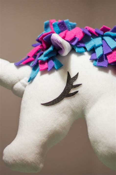 Easy Unicorn Puppets! – Craft projects for every fan!