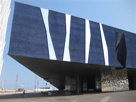 Edificio Fórum o Museu Blau ~ Arquitectura asombrosa