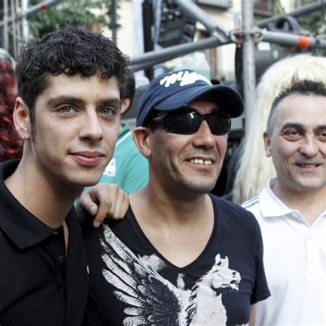 Eduardo Casanova en el pregón del Orgullo Gay 2013 de Madrid   Orgullo ...