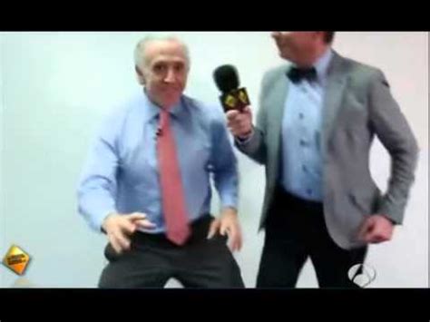 Eduardo Inda bailando  la Gozadera    YouTube