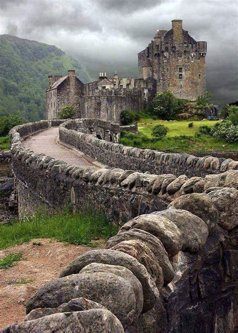 Eilean Donan Castle, Scotland.. | Places to travel, Most beautiful ...