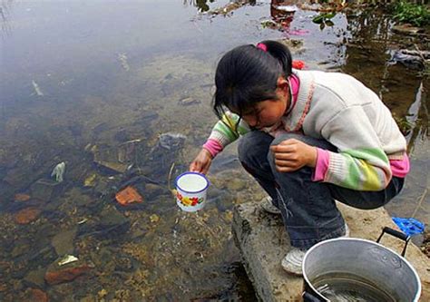 El agua contaminada amenaza la salud de 300 millones de ...