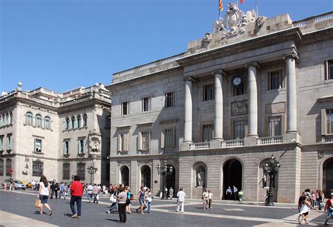 El Ayuntamiento de Barcelona se bate con inversores en la ...