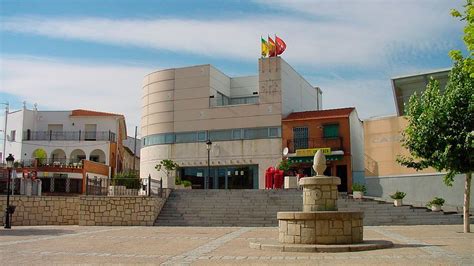 El Ayuntamiento de Cobeña atenderá presencialmente a los ...