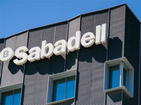 El Banco Sabadell analiza un plan que despedirá a 2.000 ...