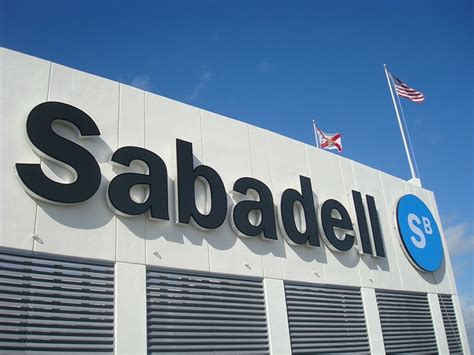 El banco Sabadell baja su beneficio un 54% por costes ...