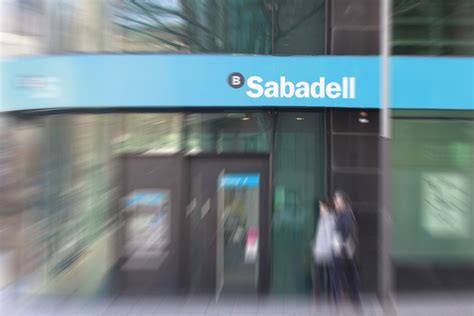 El Banco Sabadell traslada su sede a Alicante ante una ...