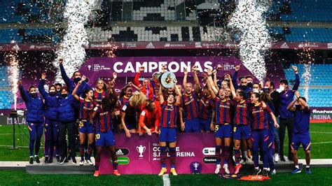 El Barça femenino levanta la Copa de la Reina