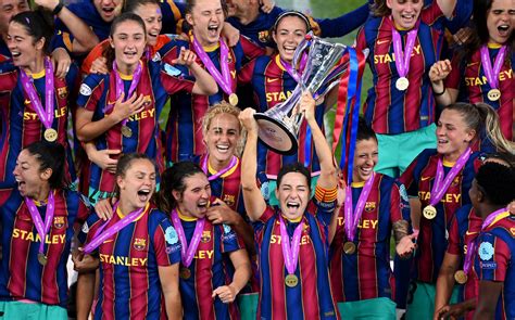 El Barcelona felicita a su equipo femenino con una original imagen