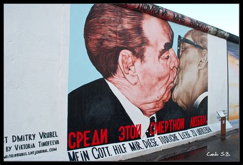 El Beso. Muro de Berlín | Famosa pintura en la East Side ...