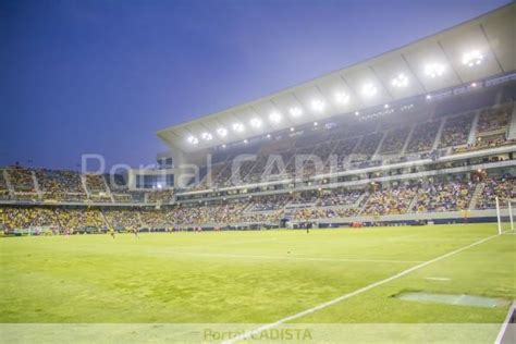 El Cádiz CF proyecta ampliar el aforo de Carranza y un ...