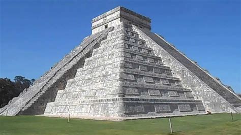 El Castillo Pirámide de Kukulcán: Chichén Itzá Yucatán ...