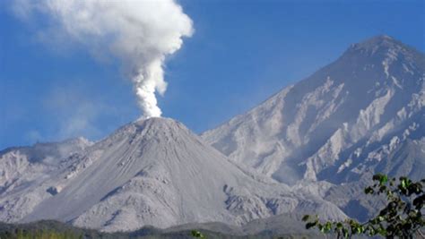 El Ciudadano | Más de una decena de volcanes activos ...