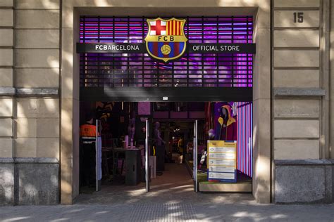 El FC Barcelona vuelve a abrir al público la Barça Store de Paseo de ...