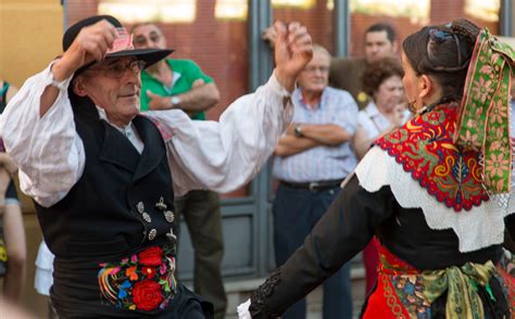 El folclore en las fiestas españolas   Tu escuela de español