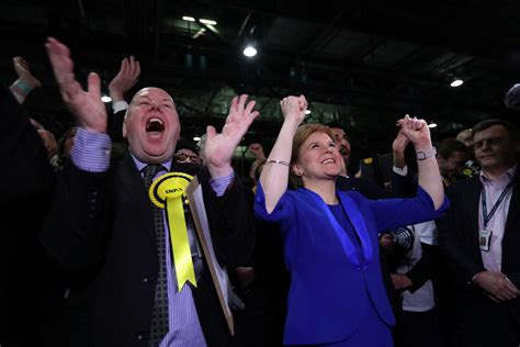 El independentismo escocés arrasa en las elecciones ...