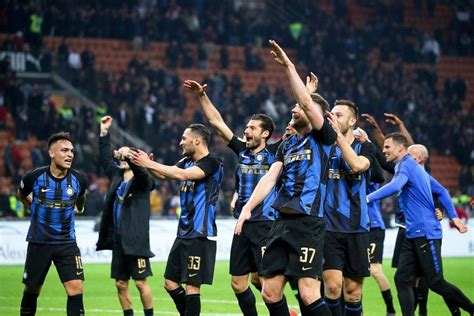 El Inter de Milán se lleva un espectacular Clásico en el fútbol ...