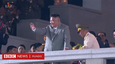 El inusual desfile con el que Corea del Norte celebró el 75 aniversario ...