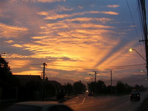 EL JUEVES: Un amanecer en este bello día.