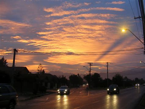 EL JUEVES: Un amanecer en este bello día.