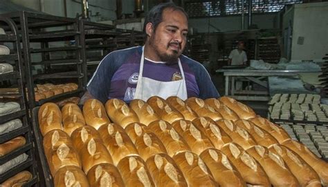 El kilo de pan llegará a $80 por la fuerte suba de costos   Economía ...