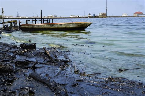 El Lago de Maracaibo vive en un “constante derrame de crudo” – Diario ...