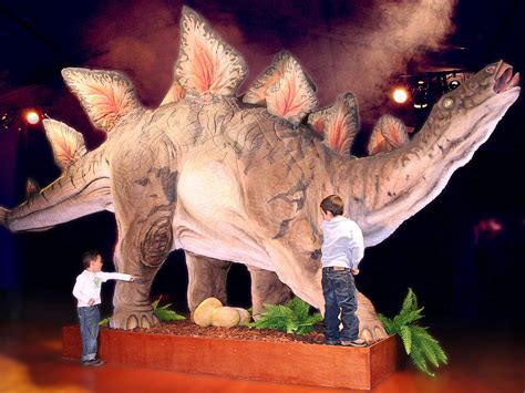 El León Arena vuelve a llenarse de dinosaurios | Menudo es León