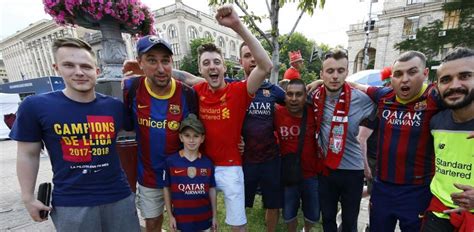El Liverpool ‘golea’ al Madrid en las calles de Kiev