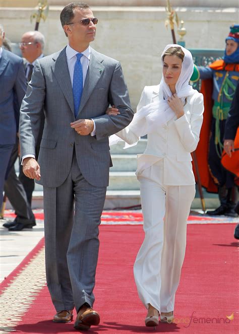 El look de la reina Letizia, acorde con las costumbres de ...