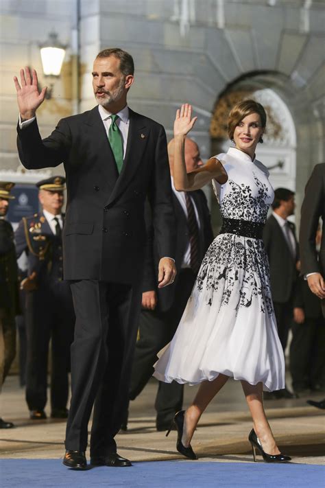 El look de Letizia en los Premios Princesa de Asturias ...