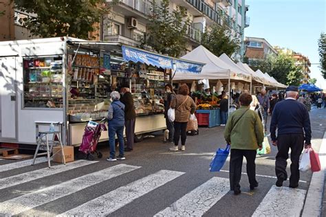 El mercat setmanal dels divendres s’avança al dijous   Ajuntament de ...