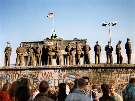 el muro de berlin 70 imagenes que te muestra como fue ...