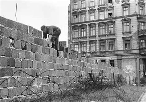 El Muro de Berlín: El levantamiento del Muro de Berlín