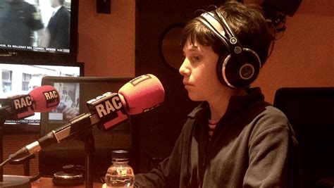 El nen invident d’11 anys que comenta el futbol a Ràdio Olot