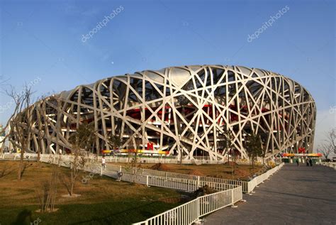El nido de pájaro   Estadio Olímpico en beijing, china — Foto editorial ...
