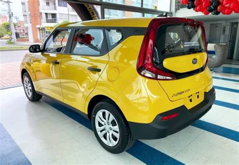 El nuevo Kia Soul llegó a Colombia en traje amarillo: Super VIP Taxi