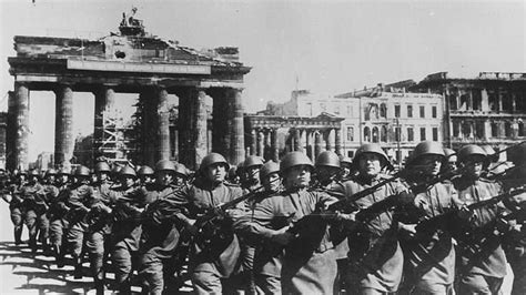 El olvidado desfile de los Aliados en Berlín tras acabar la Segunda ...