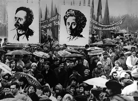 El origen del Primero de Mayo | Rosa Luxemburg | Trabajo | El Viejo Topo
