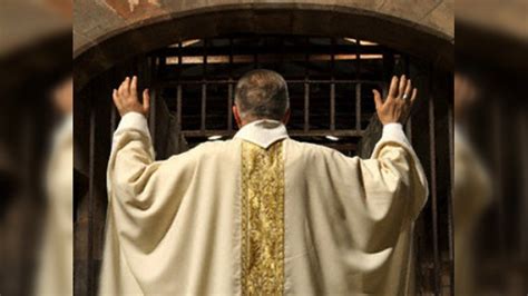 El Papa encubrió la pederastia de sacerdotes católicos   RT