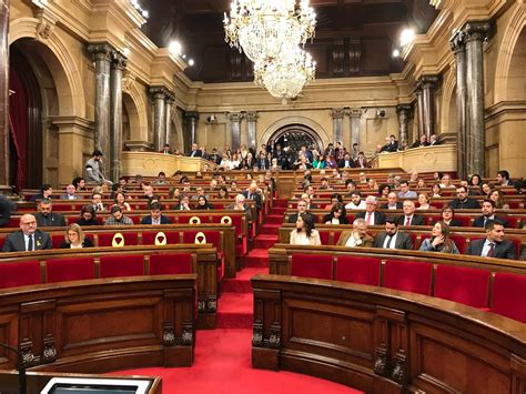 El Parlament reivindica a Puigdemont como president de la Generalitat ...