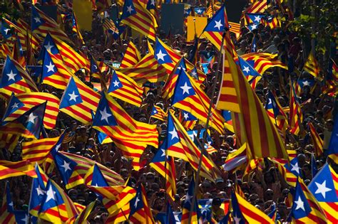 El Parlamento catalán declara la independencia de Cataluña ...