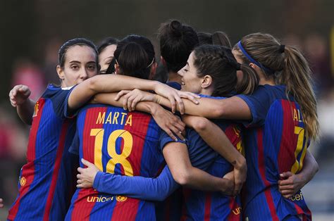 El partido de fútbol femenino Barcelona contra Athletic Club, en imágenes